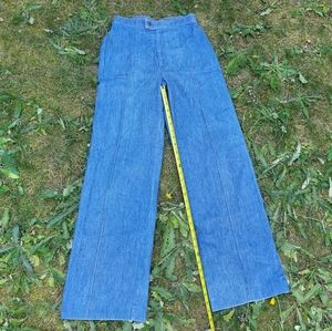 70s ribcage Levi's 26" w 31" inseam